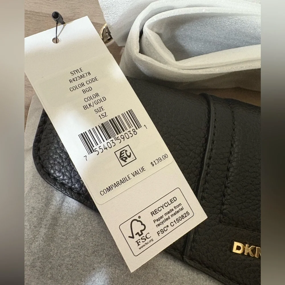 NWT,DKNY Maxxe crossbody /shoulder  Bag Style R423AE78‎ (Black/Gold)